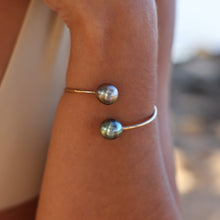 Load image into Gallery viewer, Sky Pearl Cuff
