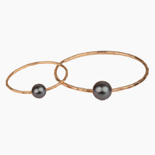 Load image into Gallery viewer, Mama &amp; Me Tahitian Pearl Bangle Set