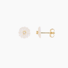 Load image into Gallery viewer, Tiny Daisy Studs