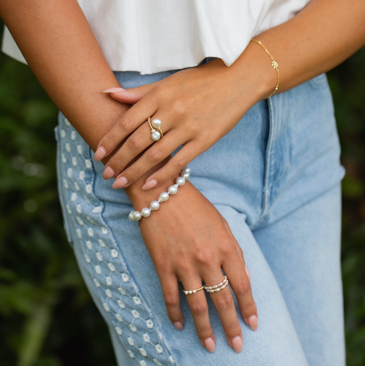 White Pearl Knotted Bracelet – MishaHawaii