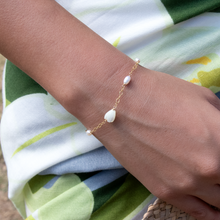 Load image into Gallery viewer, White Pikake Keshi Pearl Bracelet