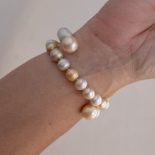 Load image into Gallery viewer, Golden South Sea Pearl Coil Bracelet