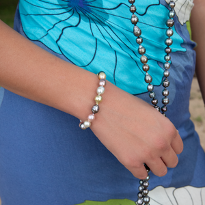 Mini Napali Knotted Pearl Bracelet
