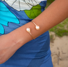 Load image into Gallery viewer, Light Pink Pearl Cuff