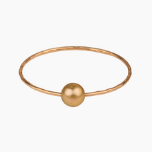 Load image into Gallery viewer, Golden South Sea Pearl Bangle
