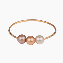 Load image into Gallery viewer, Ombré Pink Pearl Bangle