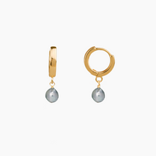 Load image into Gallery viewer, Akoya Keshi Pearl Huggie