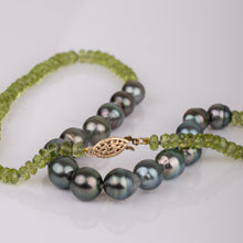 Load image into Gallery viewer, Mana Nui Peridot Tahitian Pearl Necklace