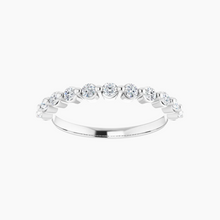 Load image into Gallery viewer, Classic Wedding Band with Diamonds Platinum