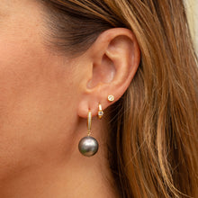 Load image into Gallery viewer, Bomboocha Tahitian Pearl Huggies