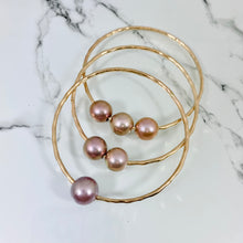 Load image into Gallery viewer, Pink Pearl Bangle Set