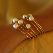 Load image into Gallery viewer, AAA White Pearl Bangle