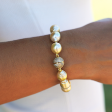 Load image into Gallery viewer, Large Golden South Sea Pearl Knotted Bracelet