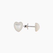 画像をギャラリービューアに読み込む, Mother of Pearl Heart Studs