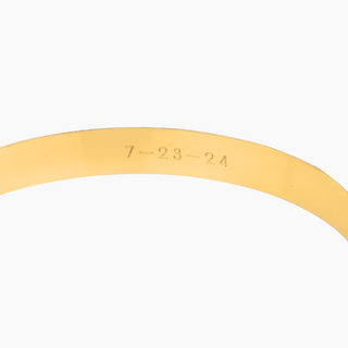Close up of Hawaiian Heirloom Bangle in gold handcrafted in Hawaii 