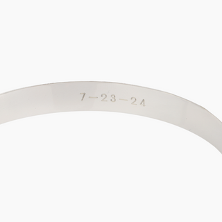 Close up of Hawaiian Heirloom Bangle in silver handcrafted in Hawaii 