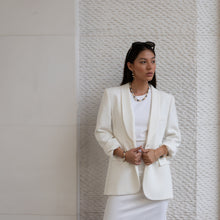 Load image into Gallery viewer, Triple Hau Pearl Bangle