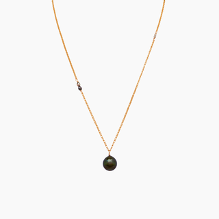 Tahitian black pearl necklace in gold handcrafted in Hawaii