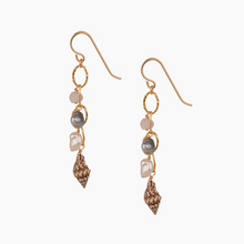 Load image into Gallery viewer, Cordelia Shell Earrings