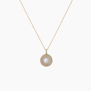 Light Green Tahitian pearl necklace in gold handcrafted in Hawaii