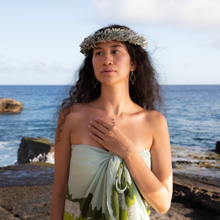 Load image into Gallery viewer, Ekolu Tahitian Keshi Pearl Y Necklace