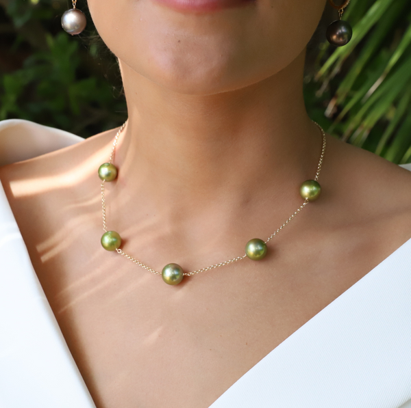 Pistachio Pearl Station necklace in Gold on model