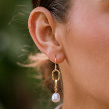 Load image into Gallery viewer, Chunky Paperclip White Pearl Earrings