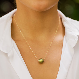 Floating Pistachio Tahitian Pearl Necklace 14kt Gold on model