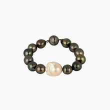 Load image into Gallery viewer, Yin Yang Tahitian Pearl Knotted Bracelet