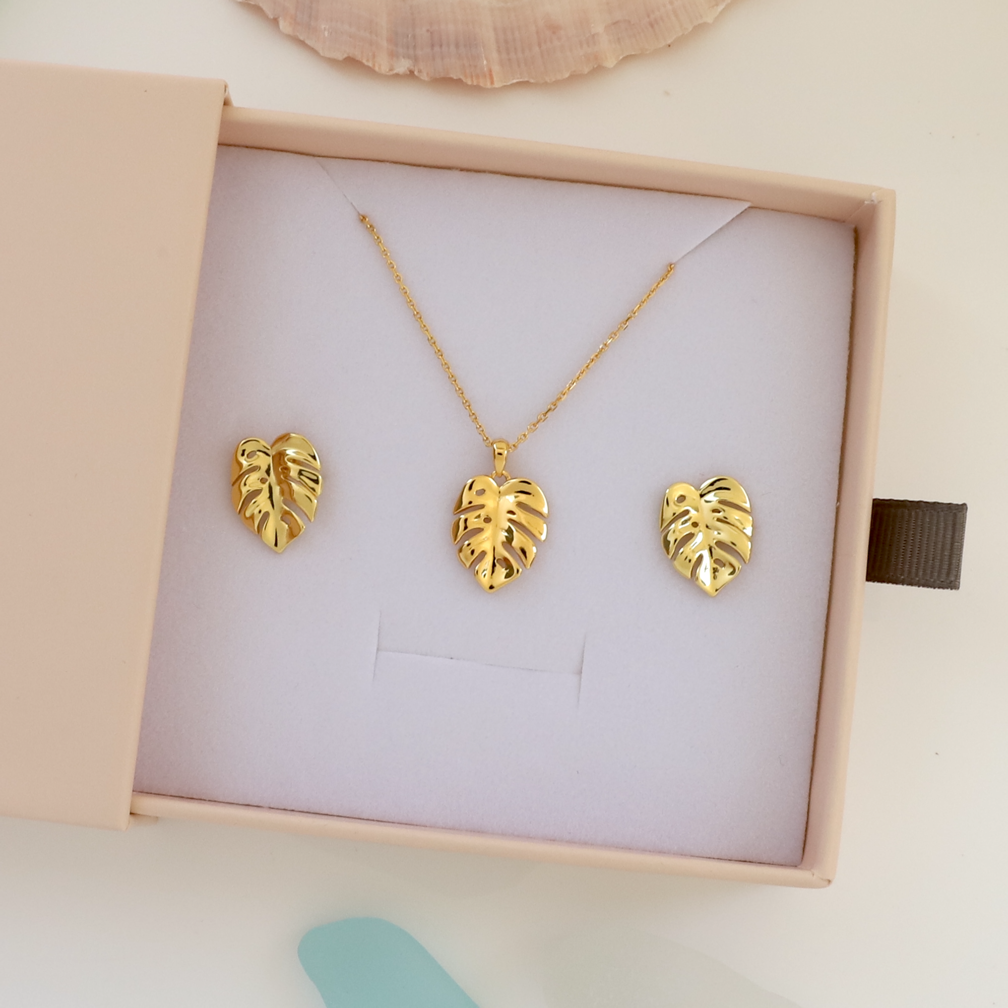 Monstera Stud Gift Set