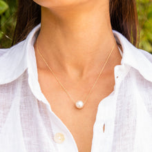 Load image into Gallery viewer, White South Sea Pearl Necklace 14kt Gold