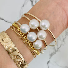 Load image into Gallery viewer, White Pearl Bangle Set