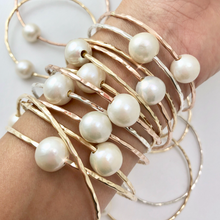 Load image into Gallery viewer, Mama &amp; Me White Pearl Bangle Set
