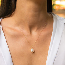 Load image into Gallery viewer, Sydney II Tear Pearl Necklace